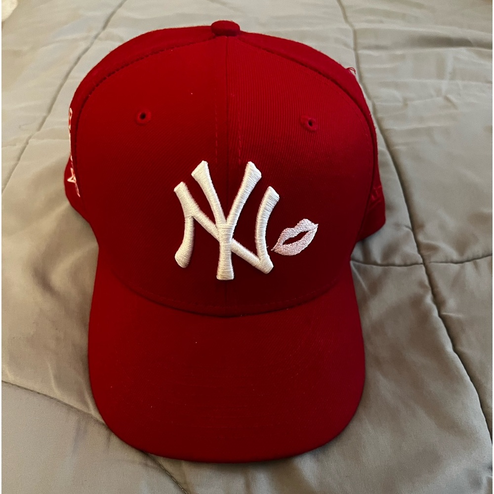 New york yankees red lips